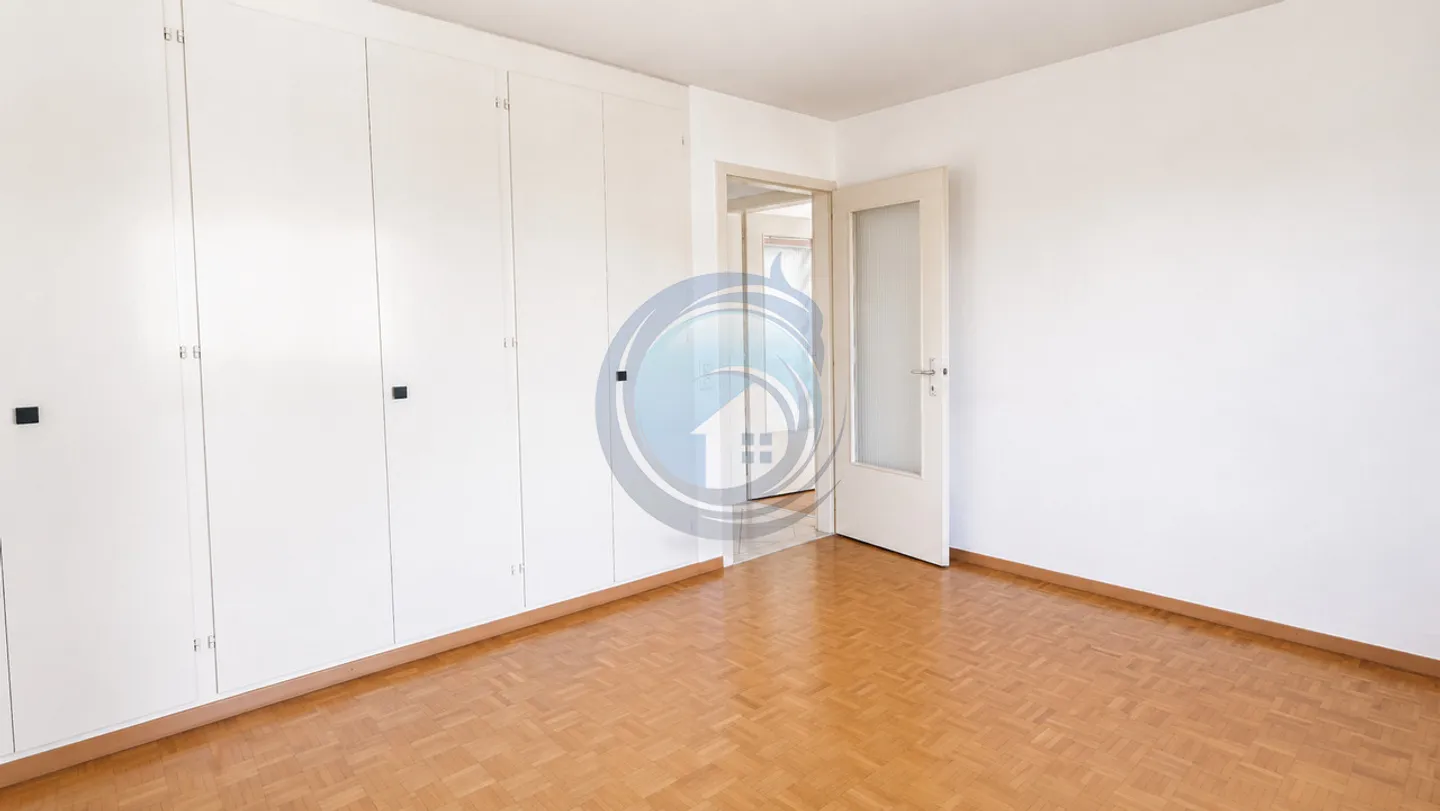 BEL APPARTEMENT D'ANGLE DE 4.5 PCES AVEC BALCON - Foto 7 di 12