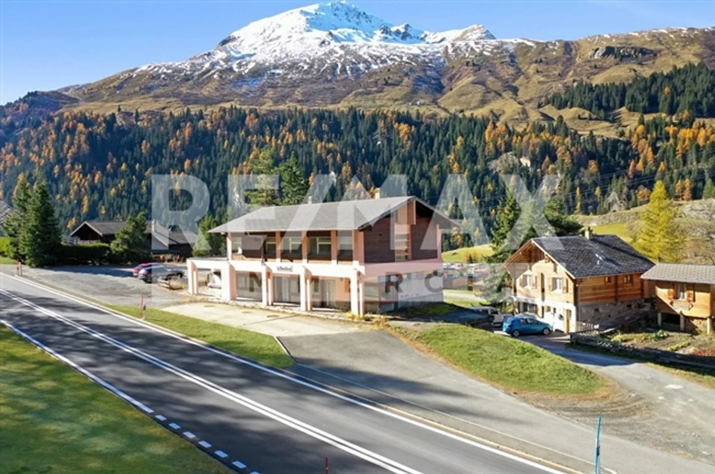 Mixed-use building for renovation, with restaurant + rooms in Bourg-St-Pierre (VS) - Photo 1 of 8