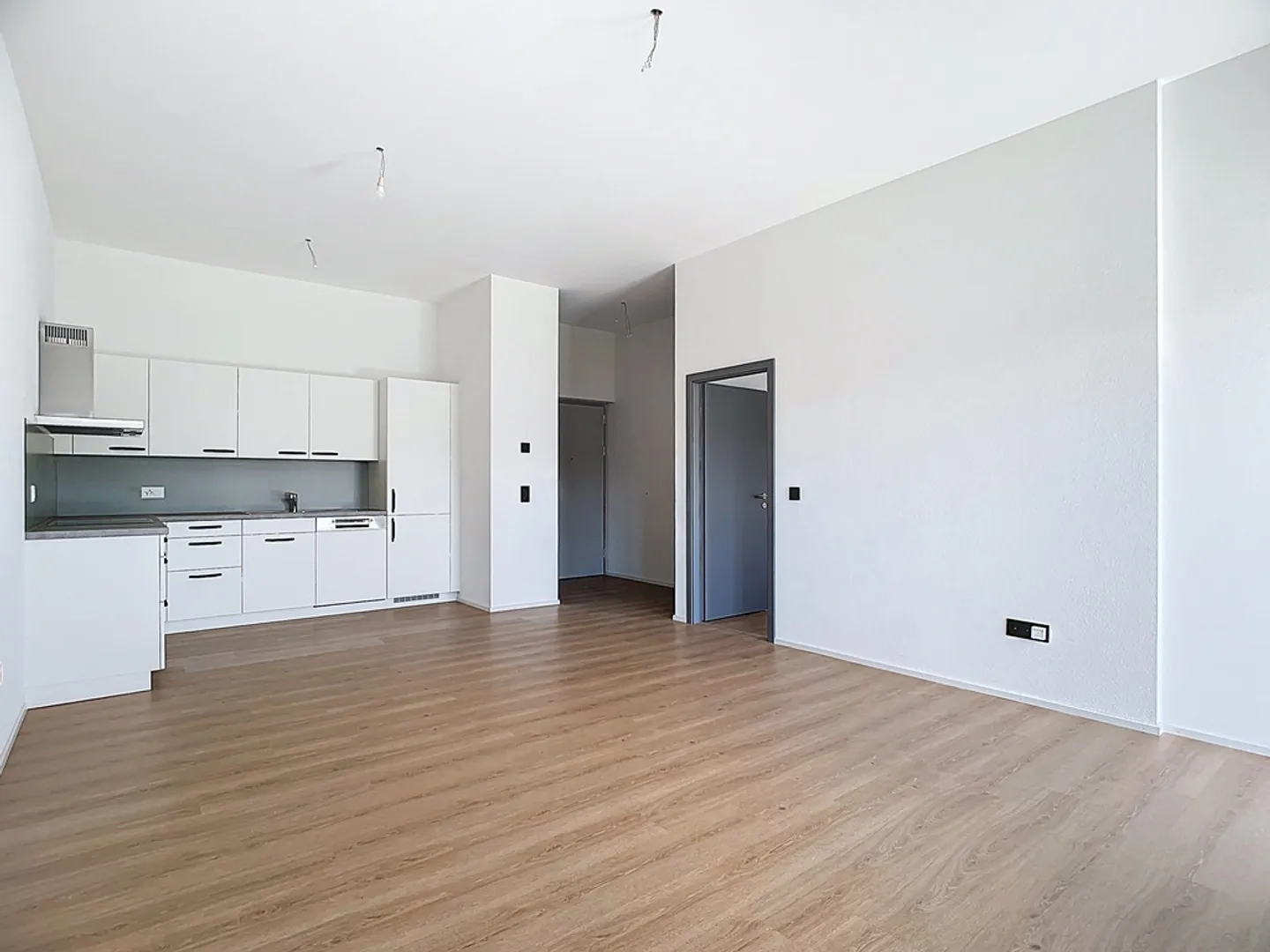 2.5-Room Half-Timbered Apartment with Balcony - Photo 1 of 11