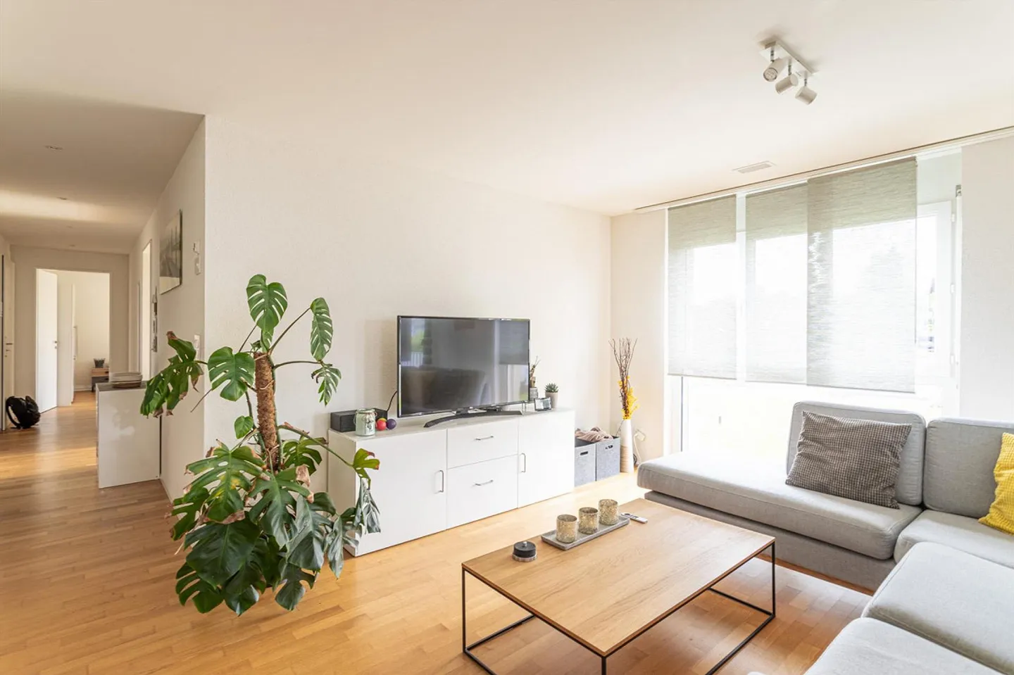 Moderne Wohnung mit viel Platz - Foto 2 von 8