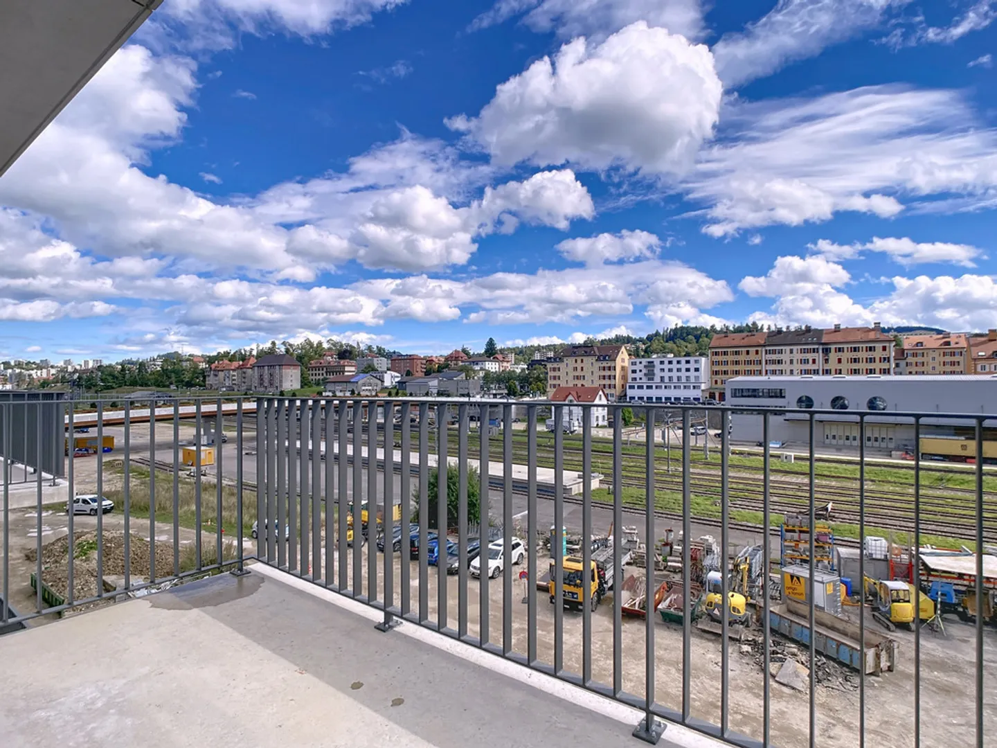 2.5-Room Half-Timbered Apartment with Balcony - Photo 3 of 11