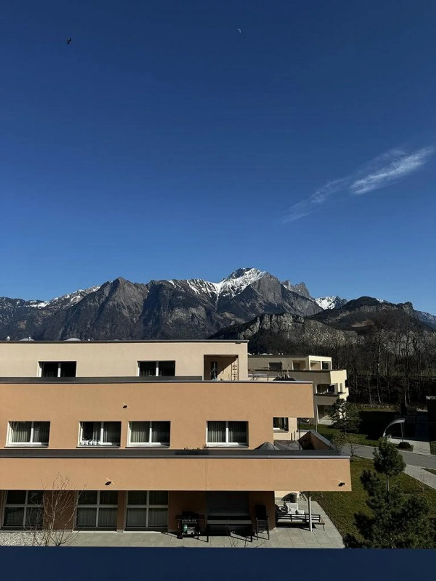 Moderne Attikawohnung mit Terrasse - Foto 4 von 9