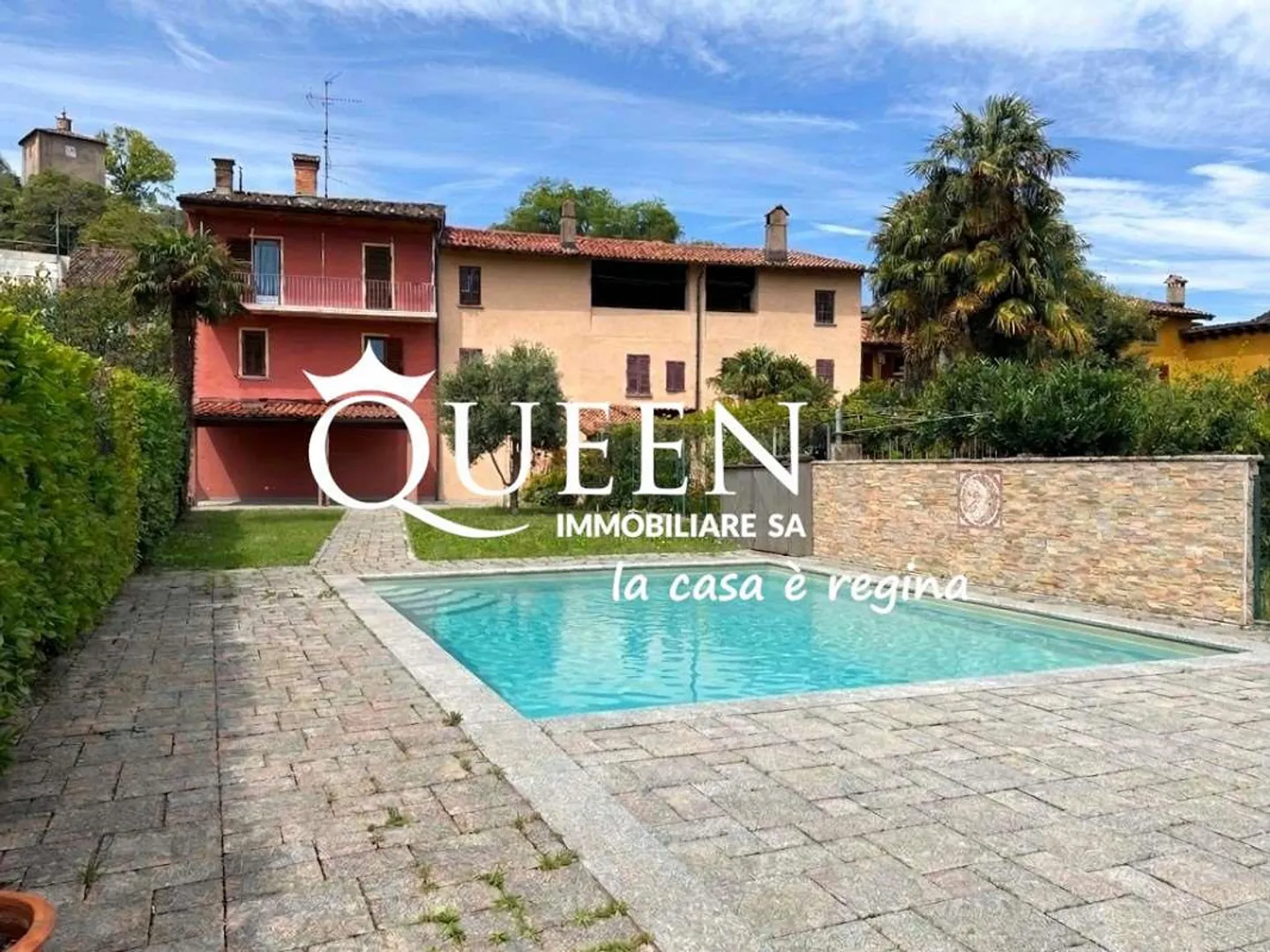 Casa familiare con piscina - Foto 1 di 10