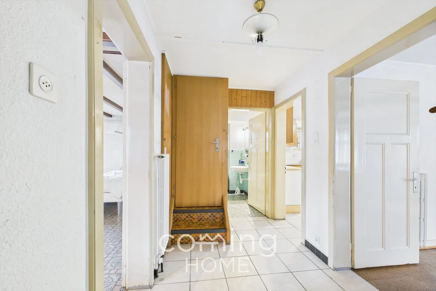 Charming Old Building in the Village Center - Single-Family Home with Potential in Turtmann-Unterems - Photo 4 of 11