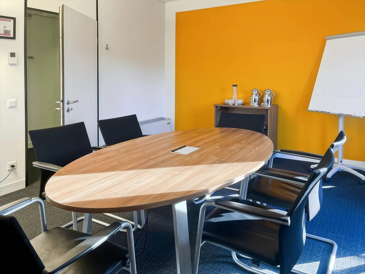 All-inclusive access to professional offices for 3 people at Regus City Centre - Photo 10 of 12