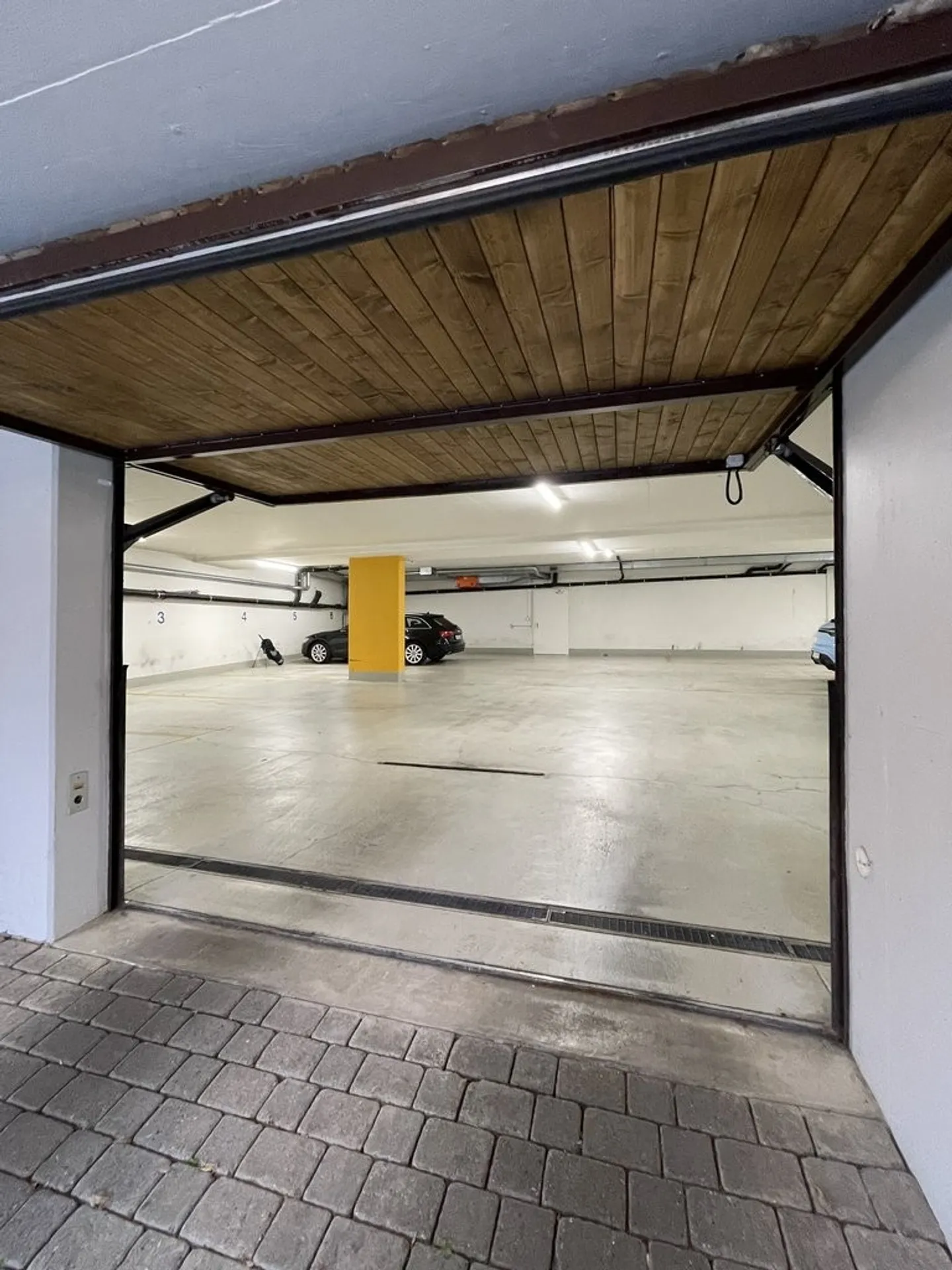 Posto auto in garage sotterraneo in affitto, Zurigo Distretto 6 - Foto 3 di 3