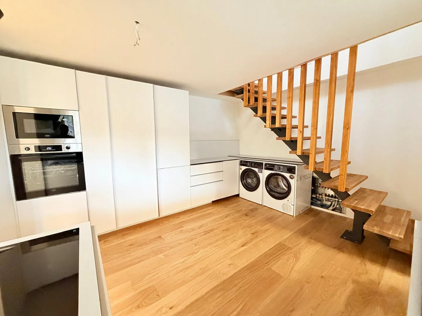 Charmante 5.5-Zimmer-Maisonette-Wohnung in historischem Gebäude - Foto 4 von 15