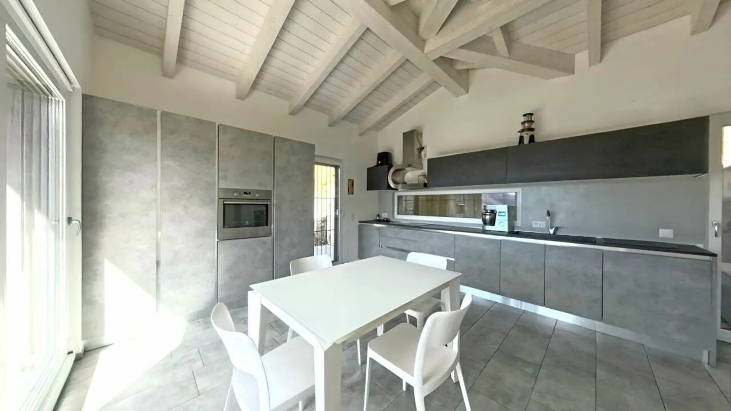 Prestigio e Natura in Perfetta Armonia - La Residenza che Unisce Eleganza e Tranquillità - Foto 9 di 22