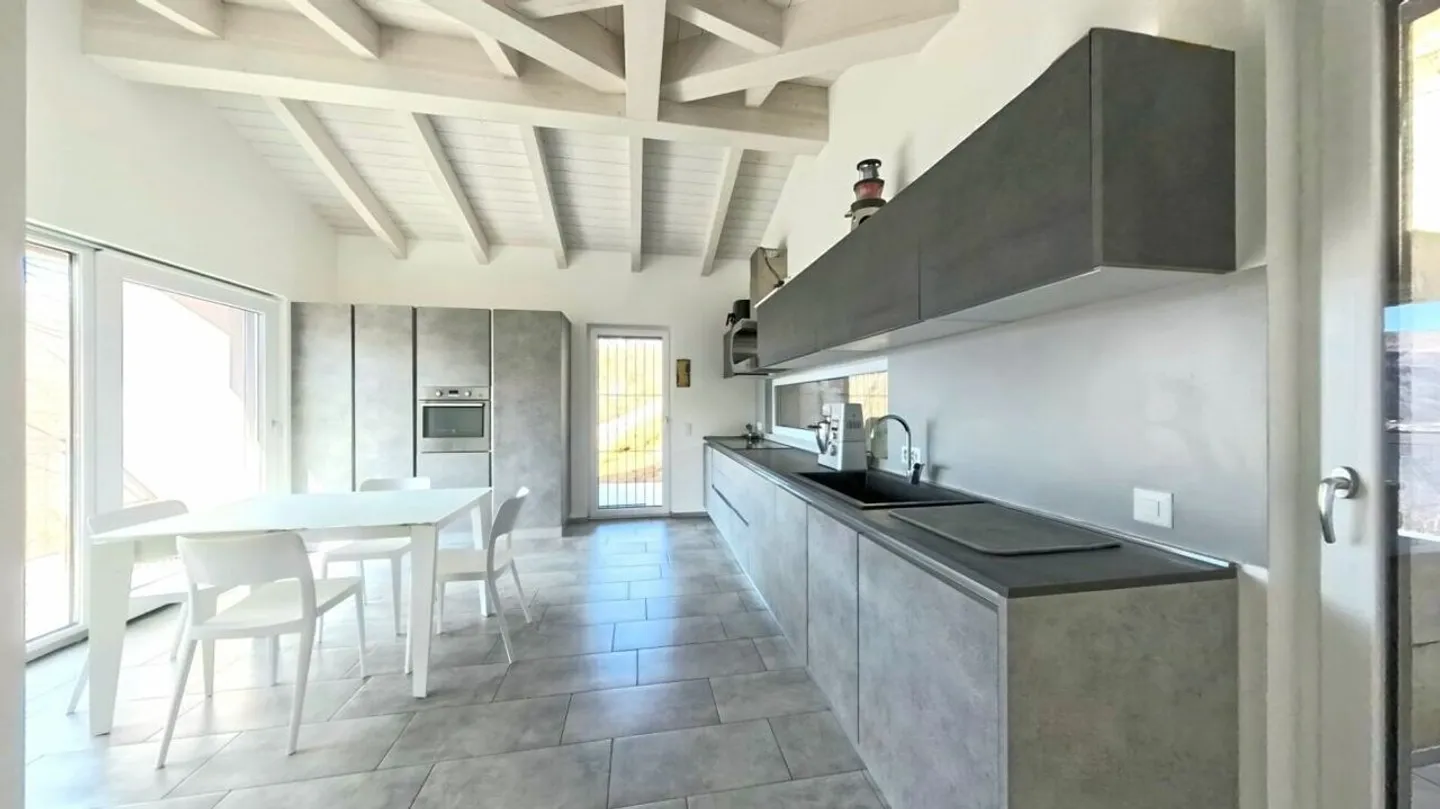 Prestigio e Natura in Perfetta Armonia - La Residenza che Unisce Eleganza e Tranquillità - Foto 10 di 22
