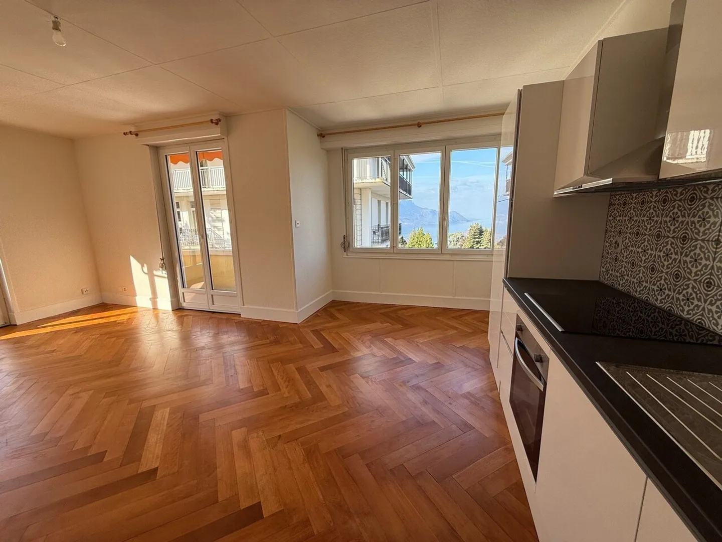 Charmant Appartement Vue Lac - Photo 3 sur 11