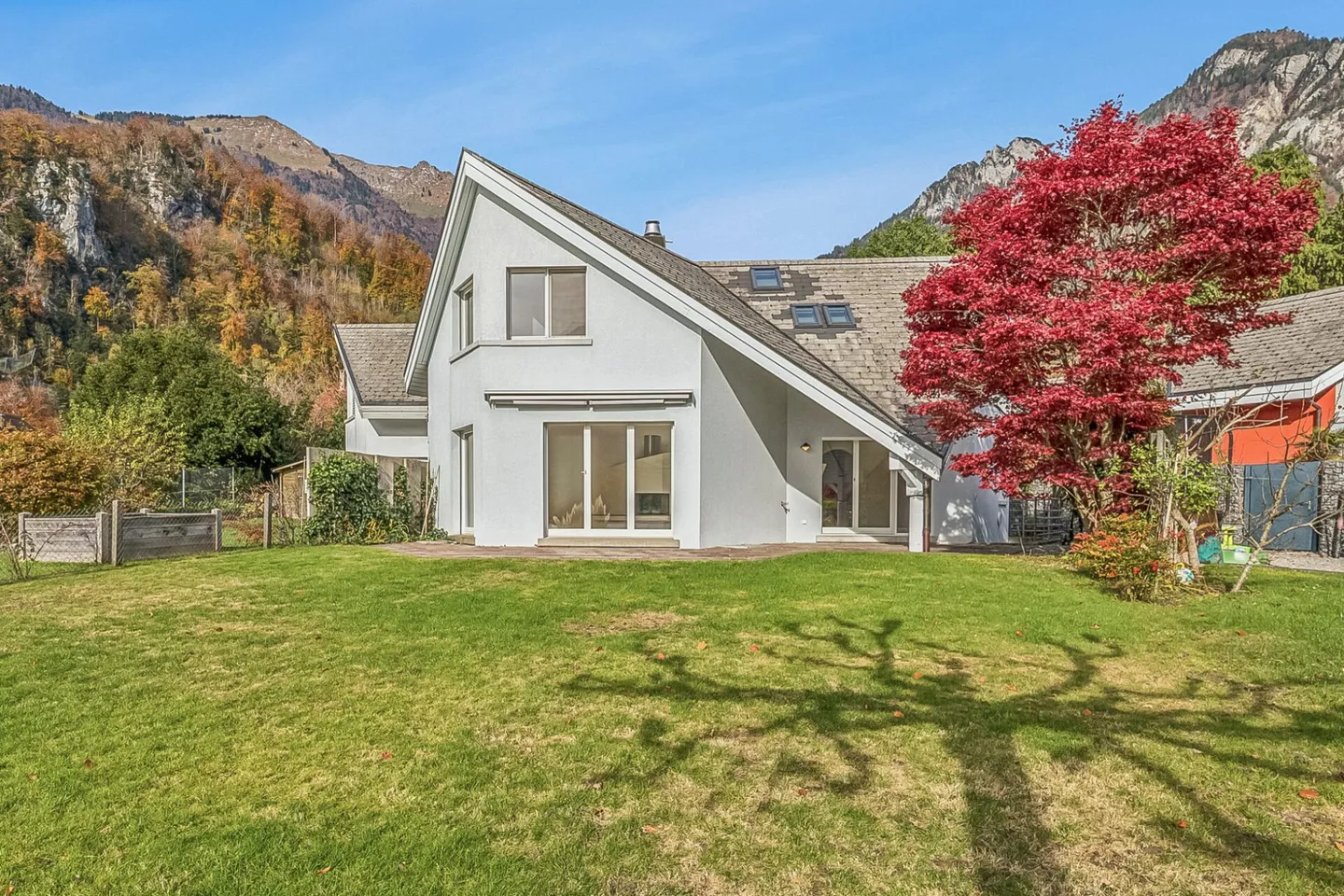 4.5-Zi-Wohnhaus mit Seeanstoss - Foto 1 von 20