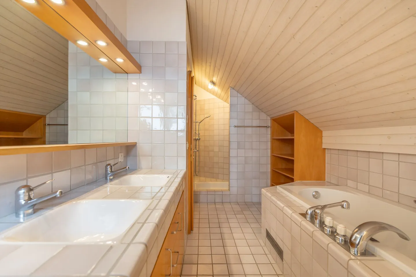 4.5-Zi-Wohnhaus mit Seeanstoss - Foto 13 von 20