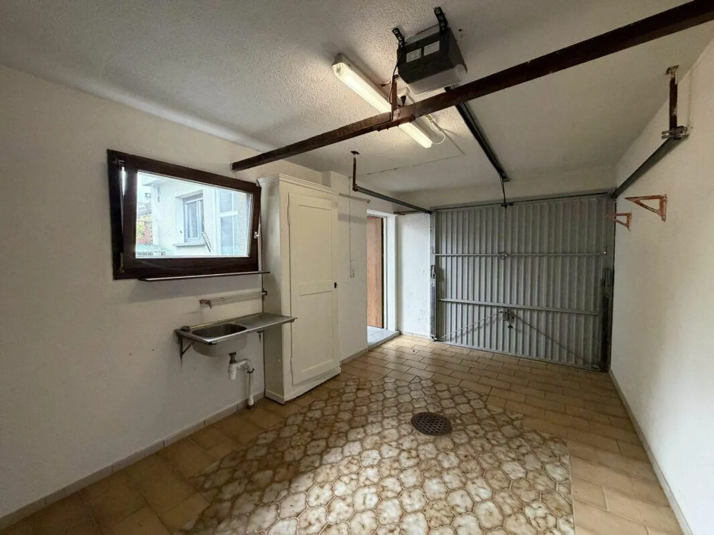 Charming Residential House in Central Location (350 m from Schaffhausen Train Station) - Photo 18 of 30