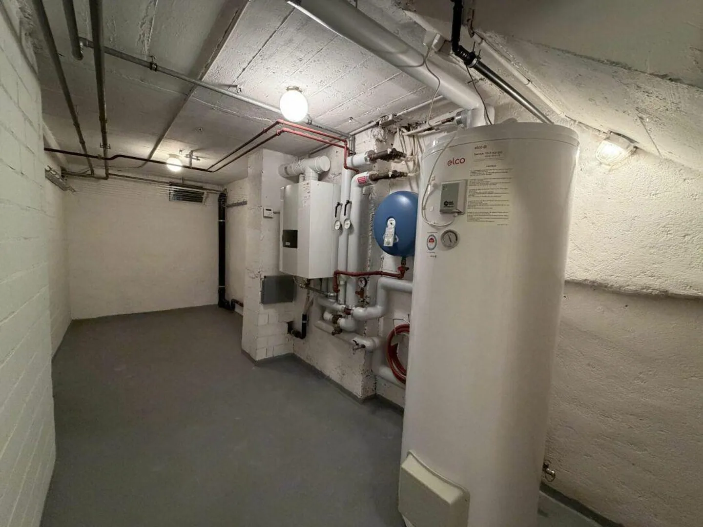 Charming Residential House in Central Location (350 m from Schaffhausen Train Station) - Photo 24 of 30