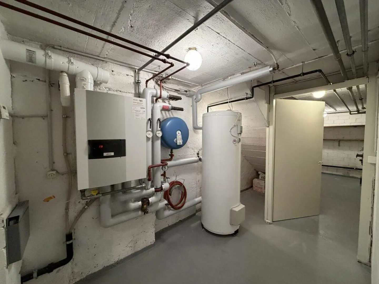 Charming Residential House in Central Location (350 m from Schaffhausen Train Station) - Photo 28 of 30