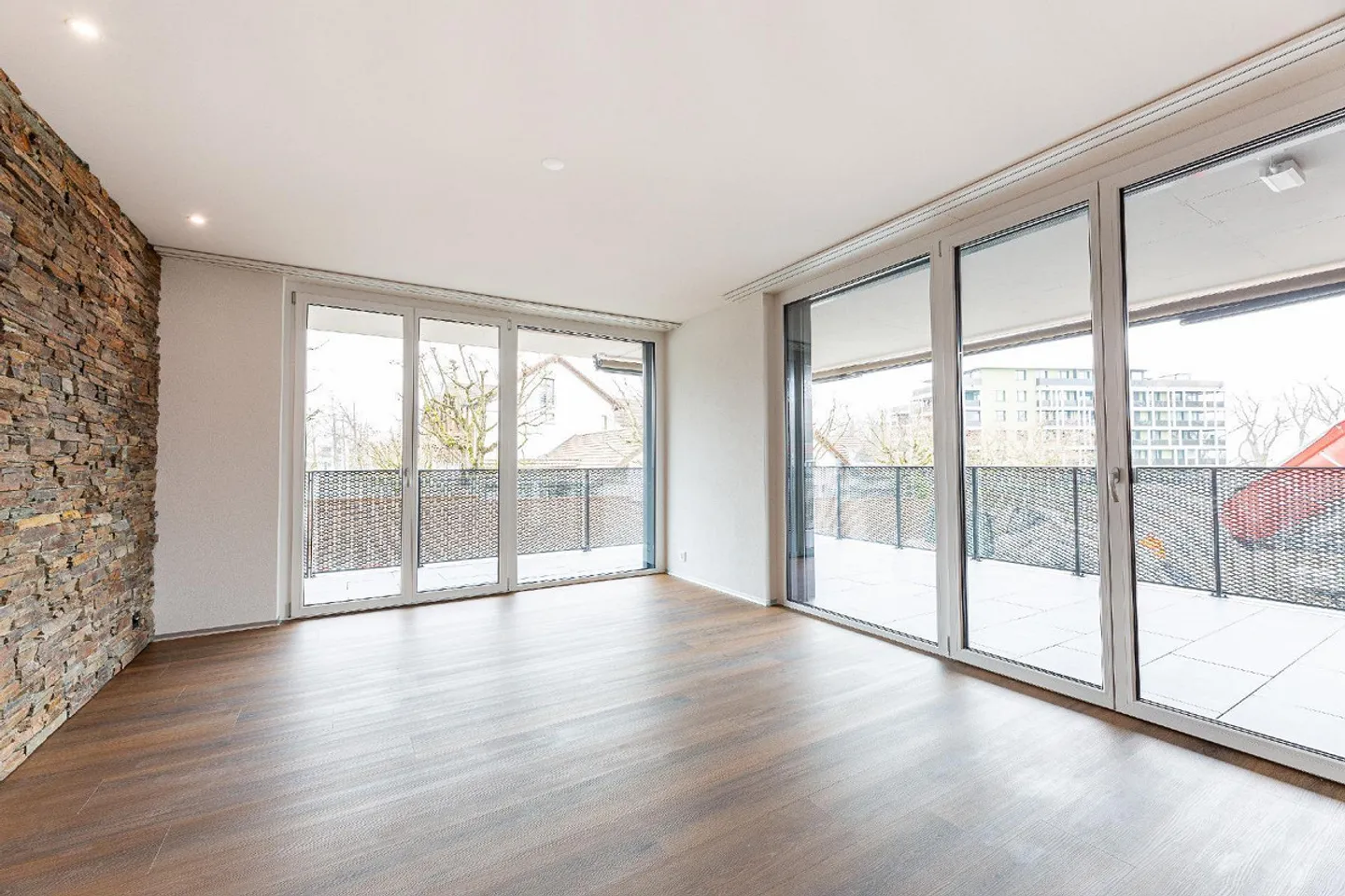 Ampio appartamento di 5,5 stanze con terrazza estesa - Foto 4 di 13