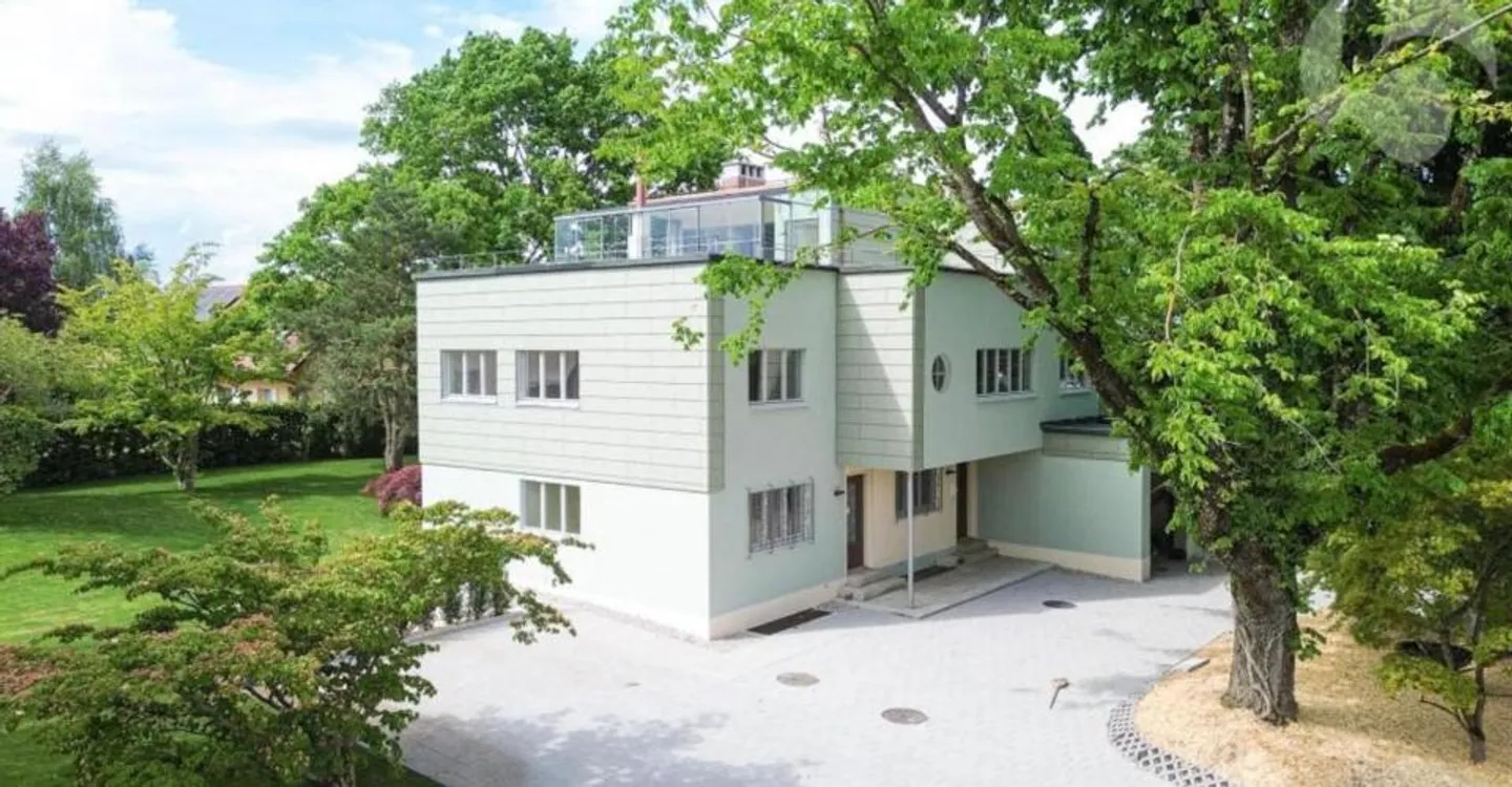 Architektonische Villa in Bercher - Foto 3 von 13