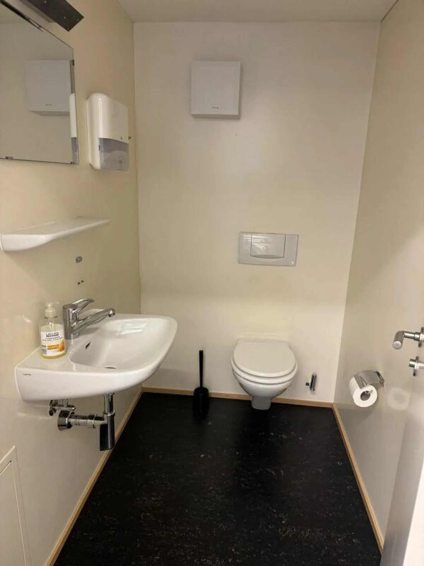 Bureaux élégants près de la gare SBB - Photo 9 sur 10