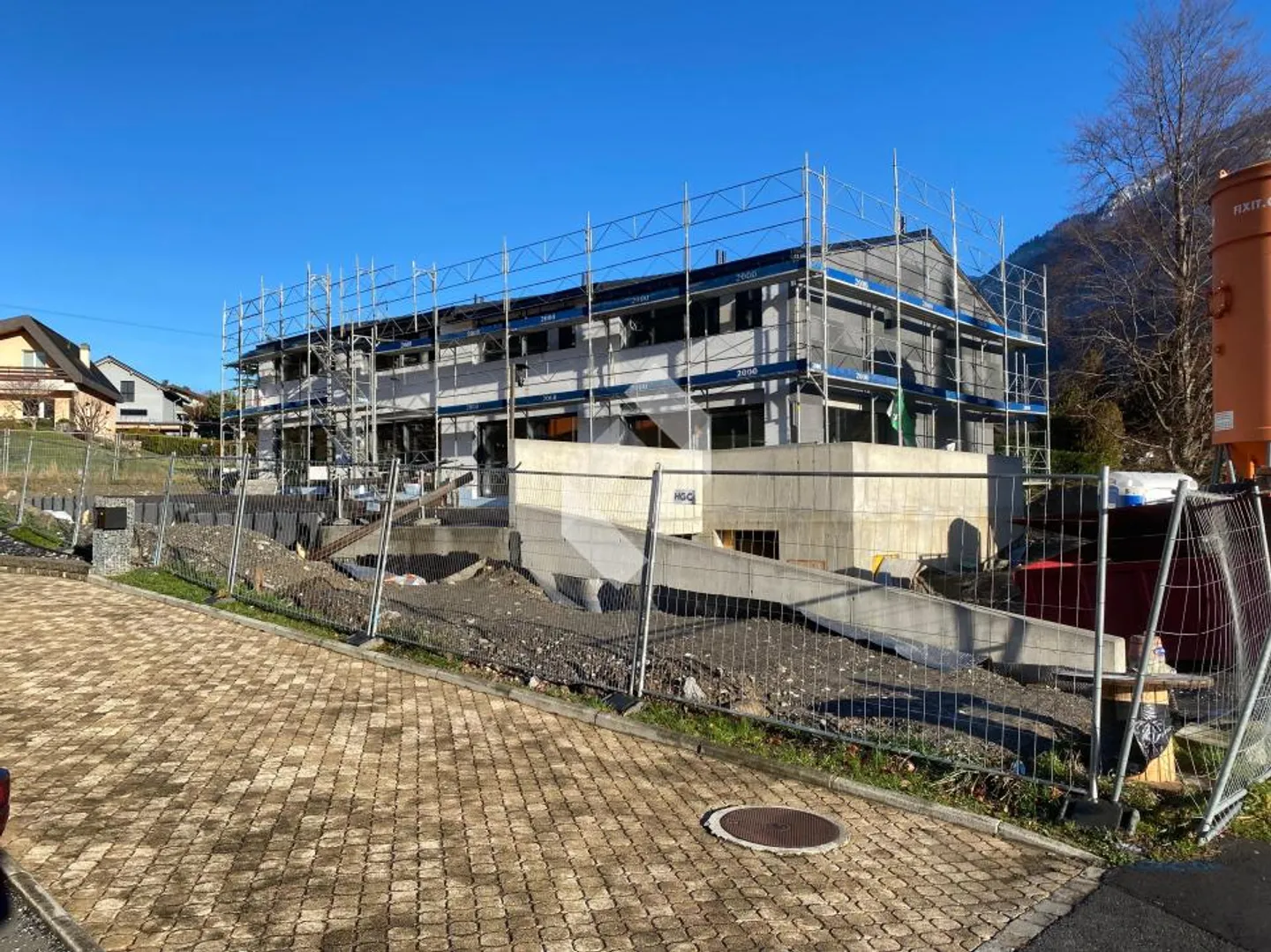 EVIONNAZ - Geräumige Reihenhaus-Villa mit 4,5 Zimmern und Keller - Foto 1 von 13