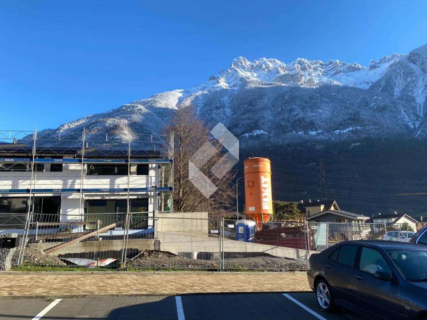 EVIONNAZ - Geräumige Reihenhaus-Villa mit 4,5 Zimmern und Keller - Foto 3 von 13