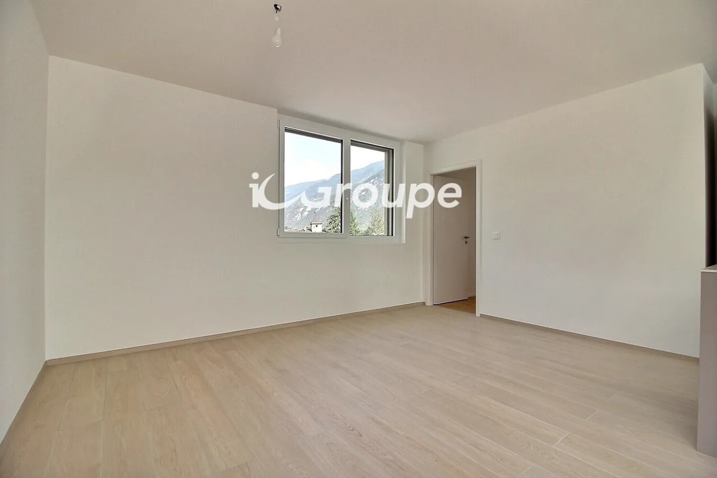 Splendide attique 4.5 pièces à louer à Uvrier - Photo 3 sur 11