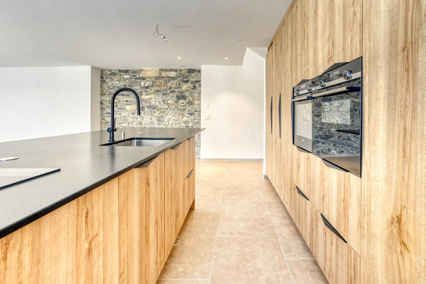 GERÄUMIG UND HELL - Foto 4 von 13