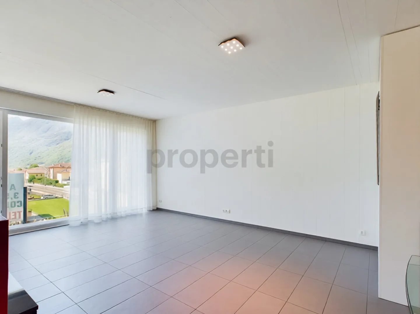 Moderno e luminoso appartamento di 3.5 locali a Biasca - Photo 1 sur 13