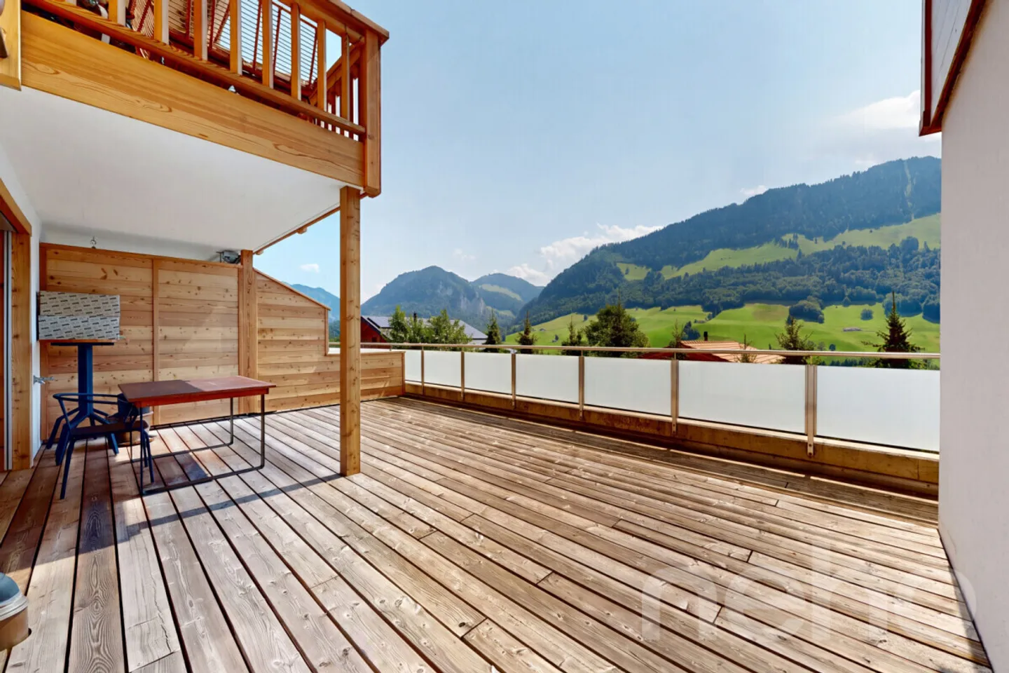 Un balcon XXL face aux Préalpes fribourgeoises - Foto 3 di 12