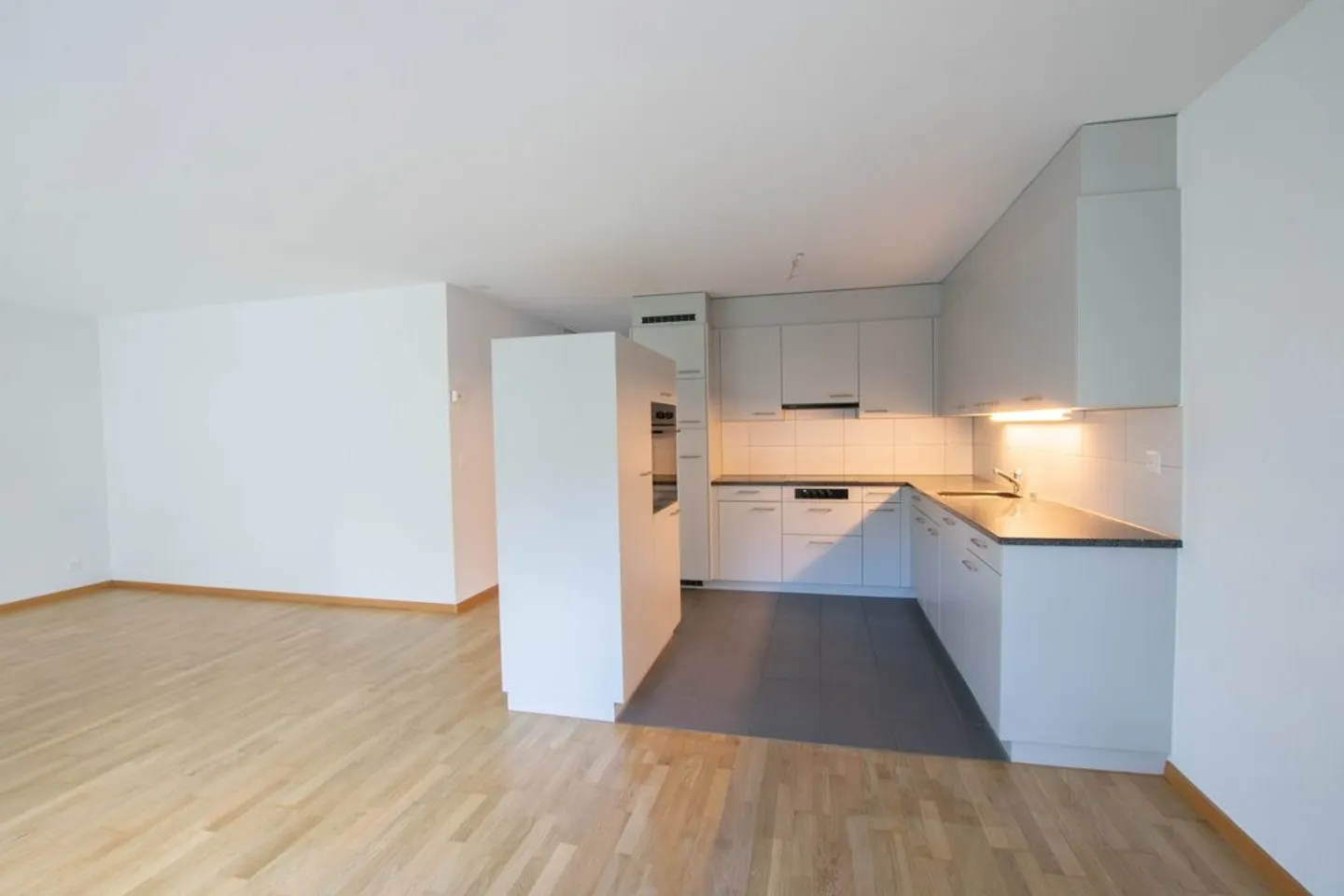 Modernes 3.5-Zimmer-Apartment - Foto 1 von 9