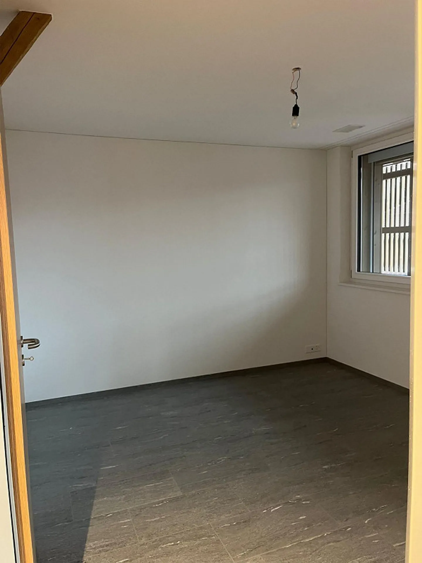 Bellissimo appartamento di 5,5 stanze disponibile per affitto immediato - Foto 2 di 12