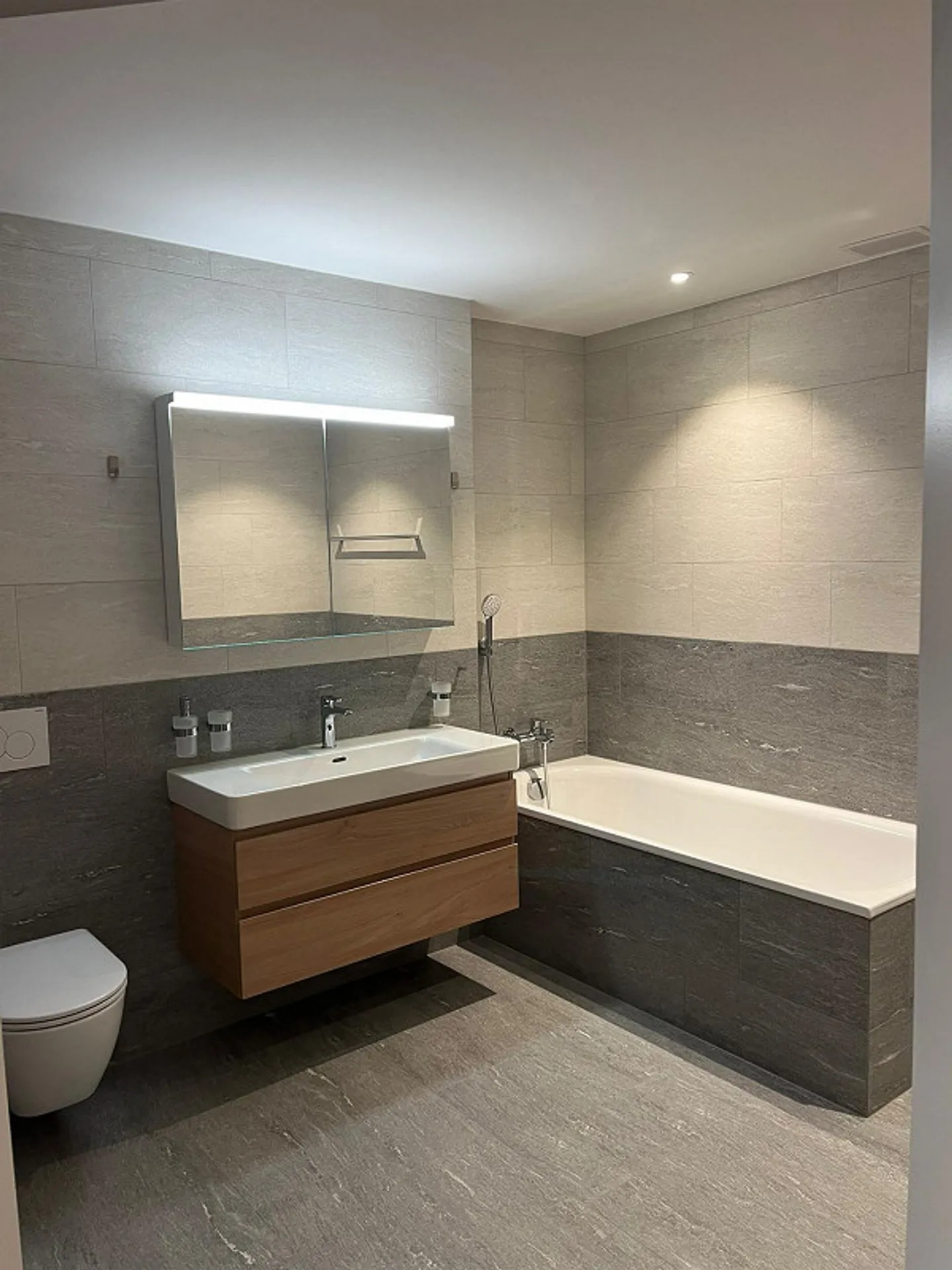 Bellissimo appartamento di 5,5 stanze disponibile per affitto immediato - Foto 8 di 12