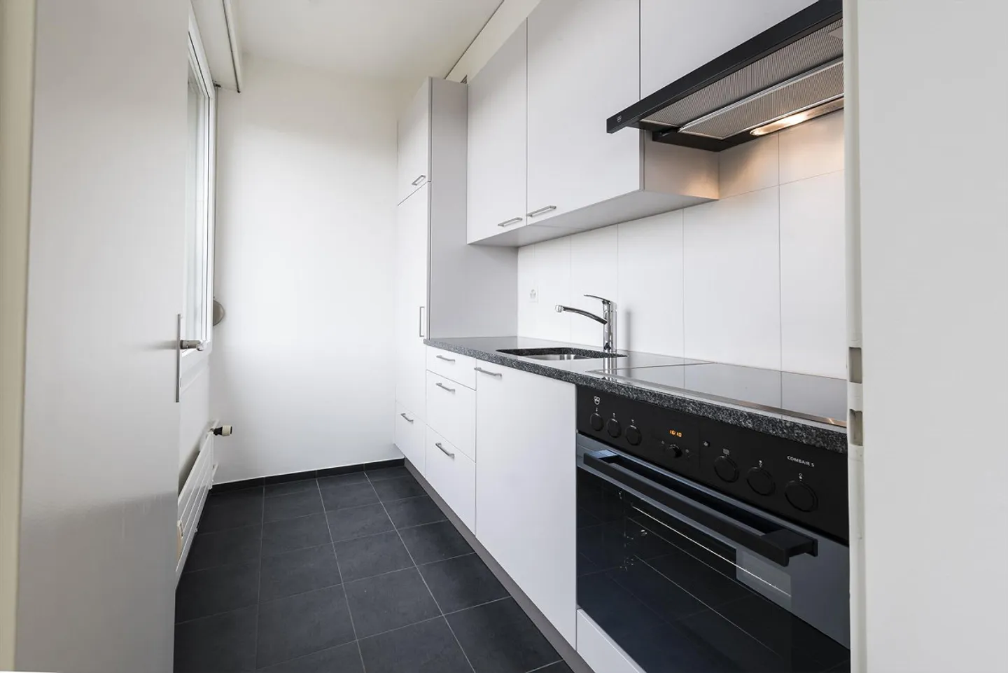 Appartamento luminoso 1 stanza -senza balcone - Foto 5 di 8