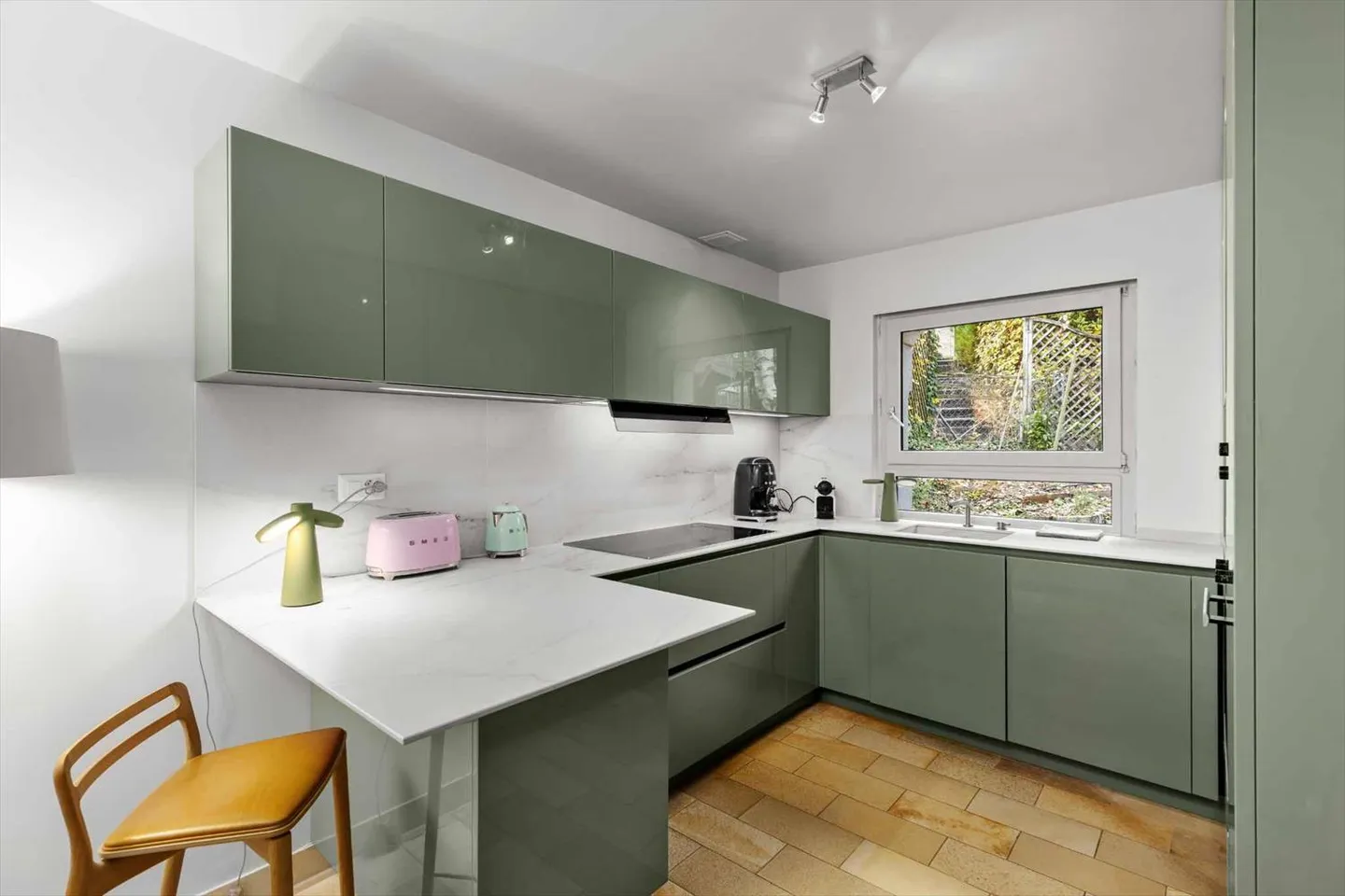 Elegante casa a schiera con grande giardino - Foto 9 di 13