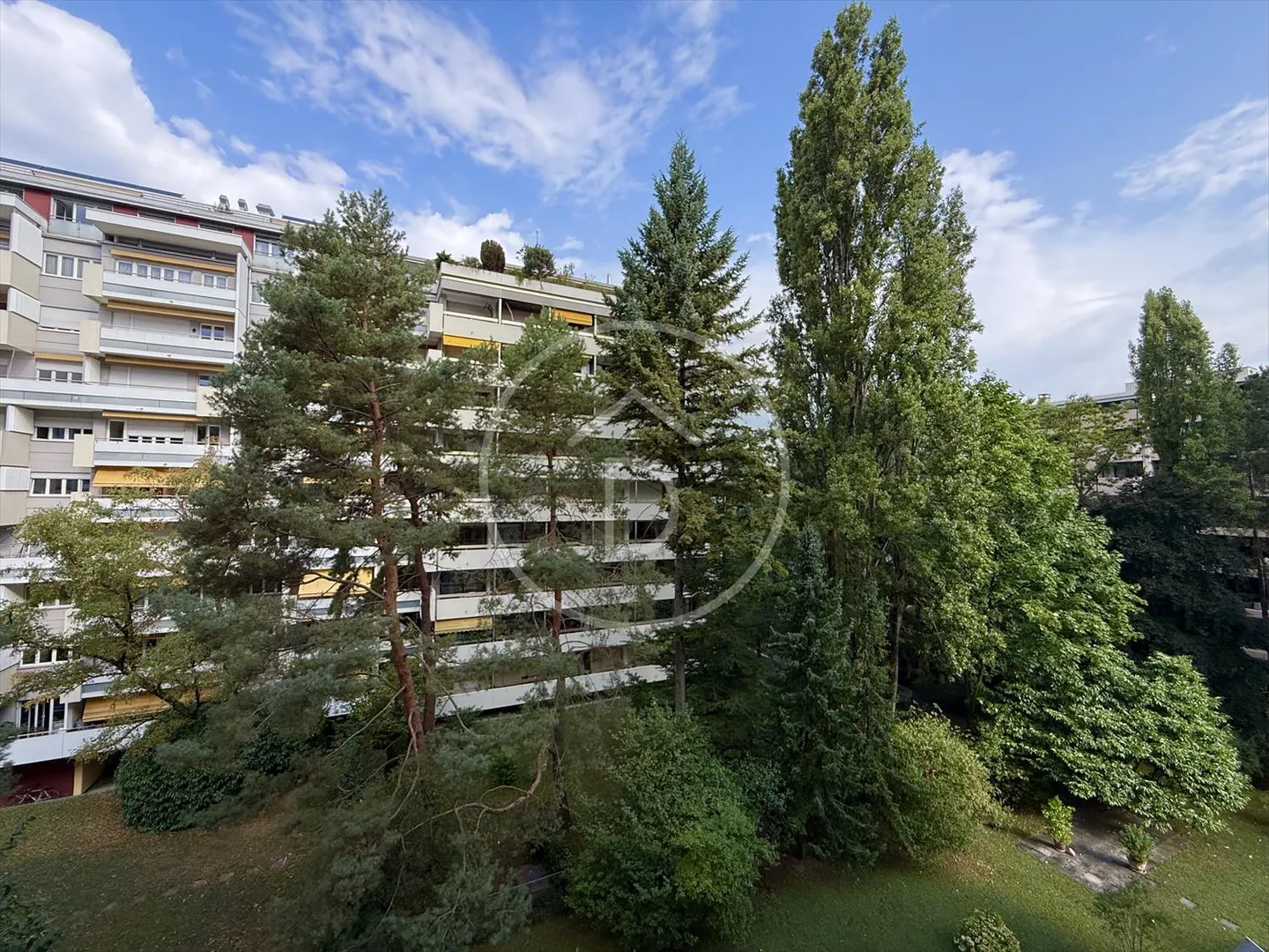 Appartement 7.5 pièces - Photo 1 sur 12