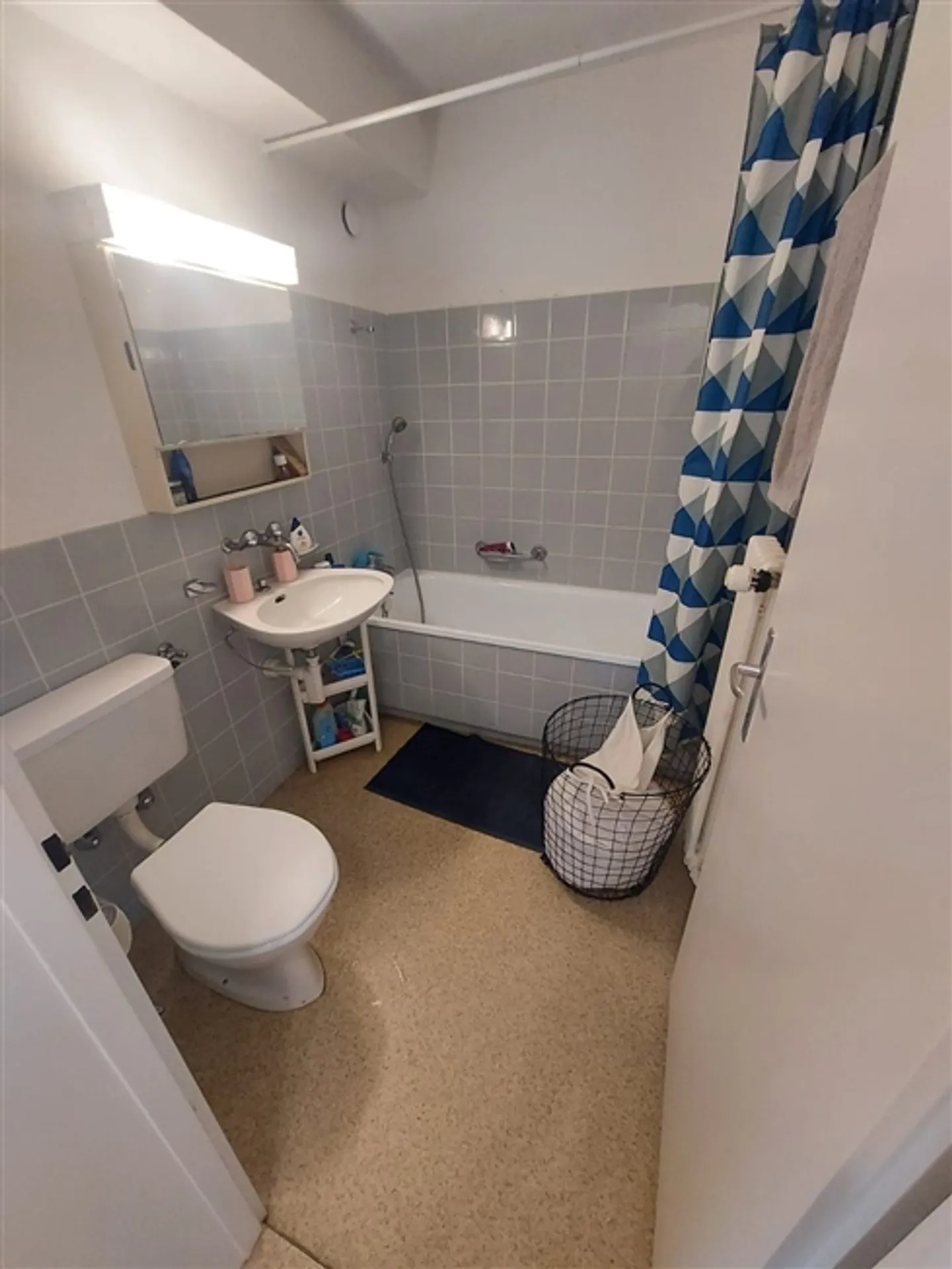 Appartamento 1,5 stanze completamente arredato, situato in posizione centrale e con un soggiorno accogliente - Foto 11 di 13