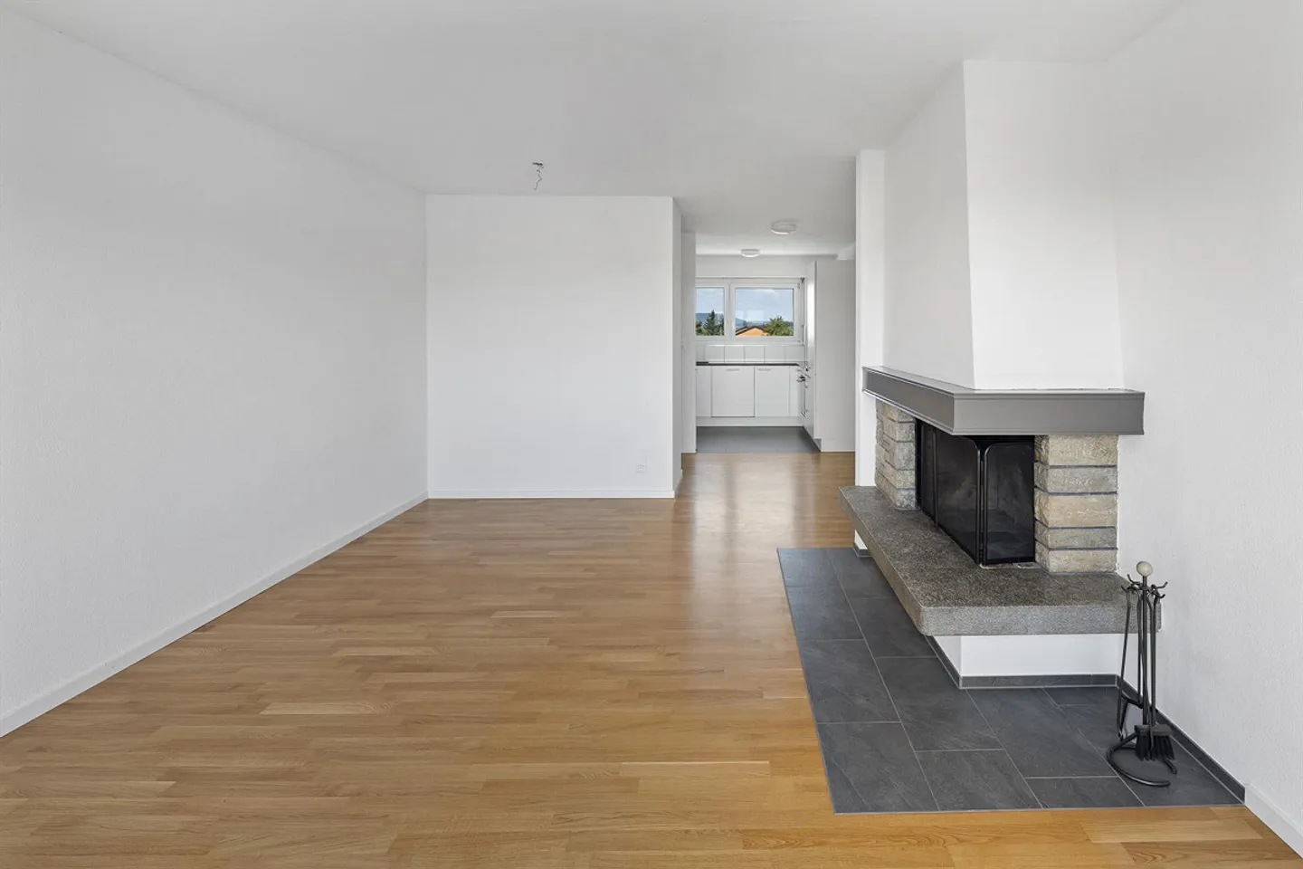 Charming Apartment with South Balcony - Photo 2 of 13