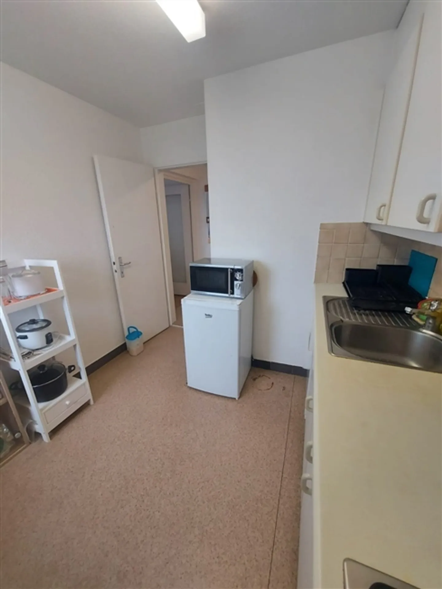 Appartamento 1,5 stanze completamente arredato, situato in posizione centrale e con un soggiorno accogliente - Foto 9 di 13