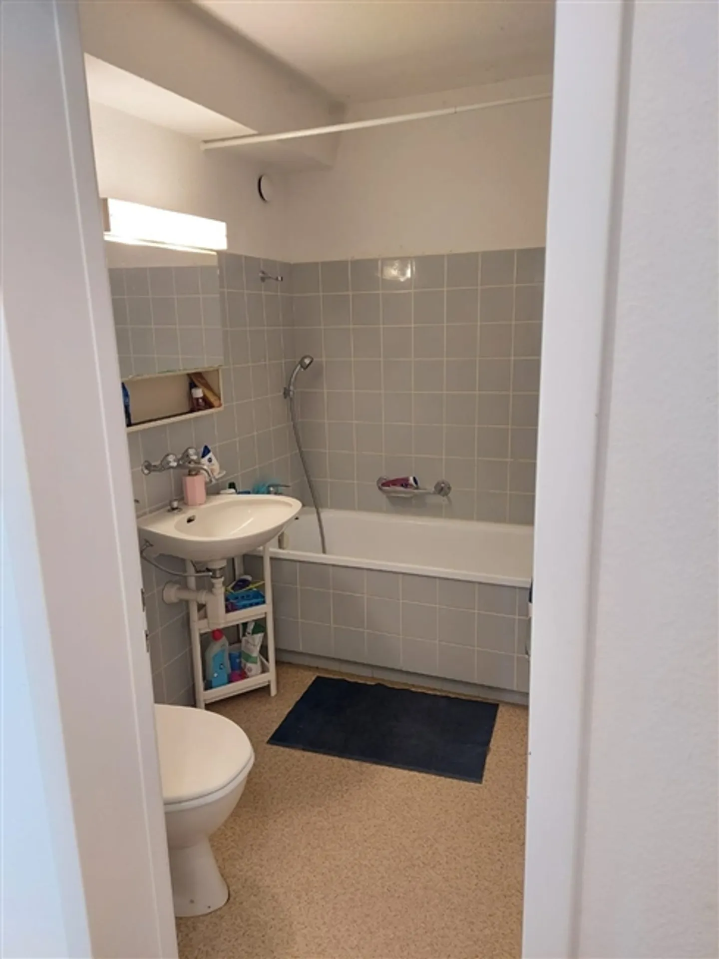 Appartamento 1,5 stanze completamente arredato, situato in posizione centrale e con un soggiorno accogliente - Foto 12 di 13