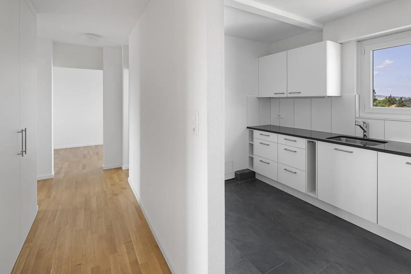Charming Apartment with South Balcony - Photo 5 of 13