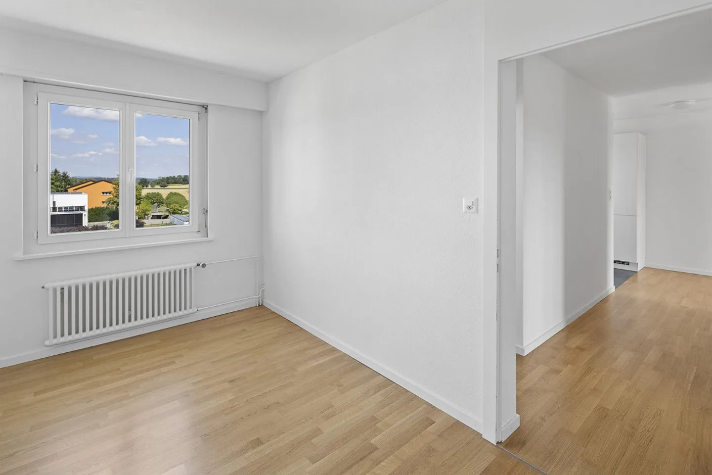 Charming Apartment with South Balcony - Photo 7 of 13