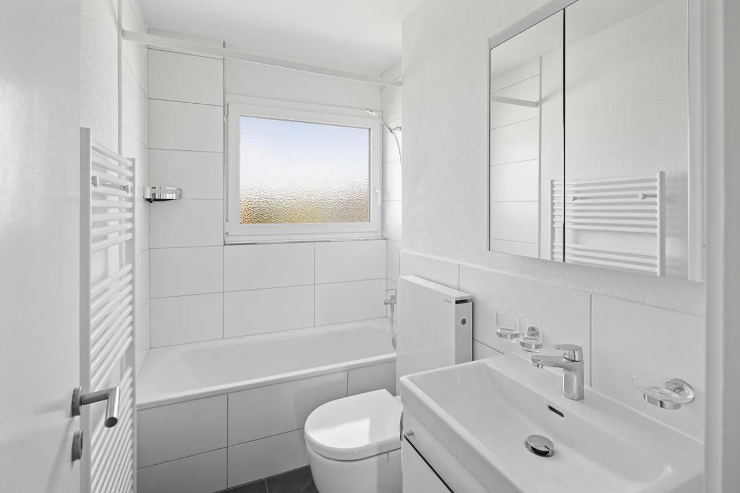 Charming Apartment with South Balcony - Photo 9 of 13