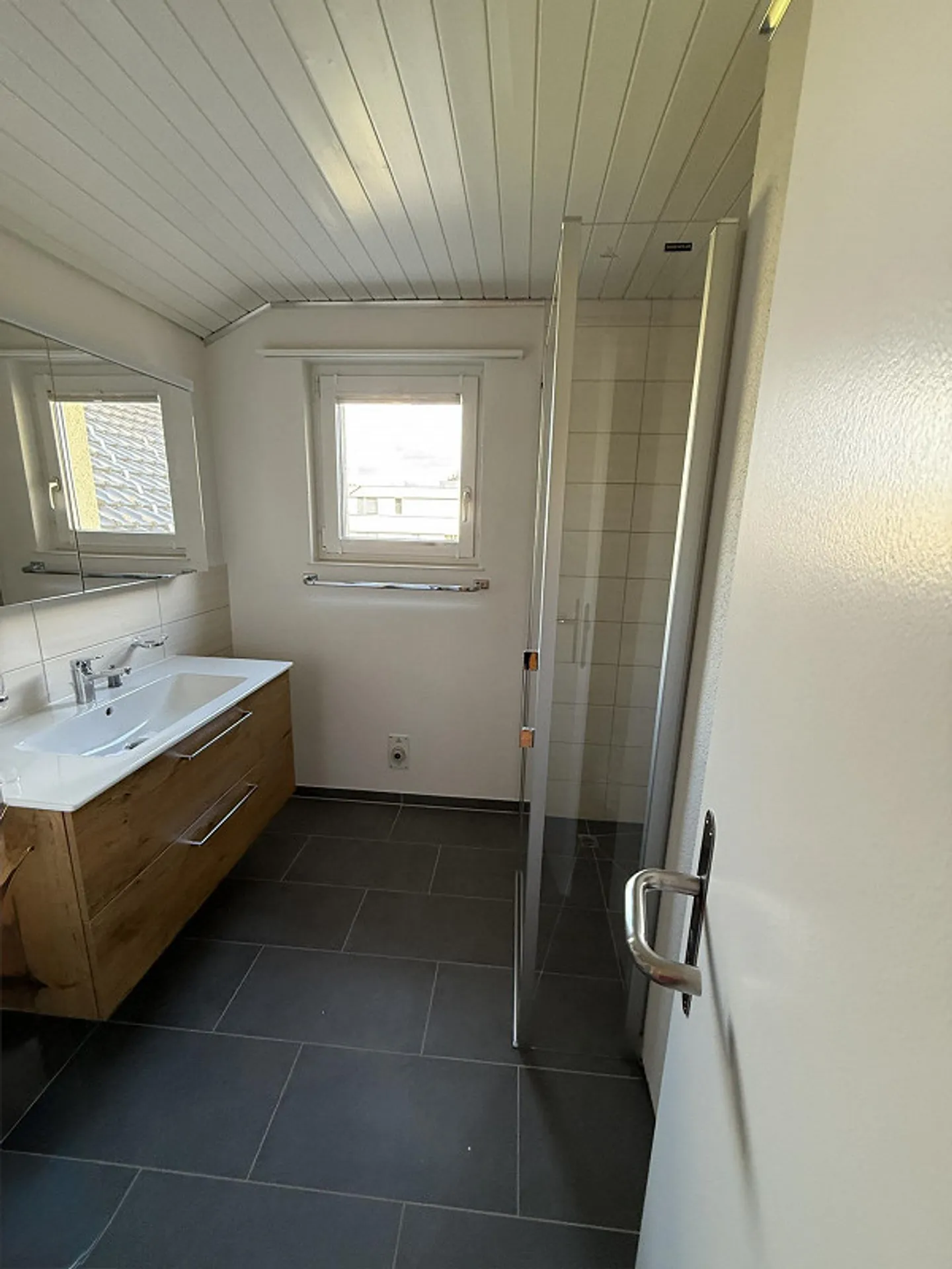 Appartamento duplex di 5,5 stanze appena ristrutturato in affitto - Foto 15 di 30