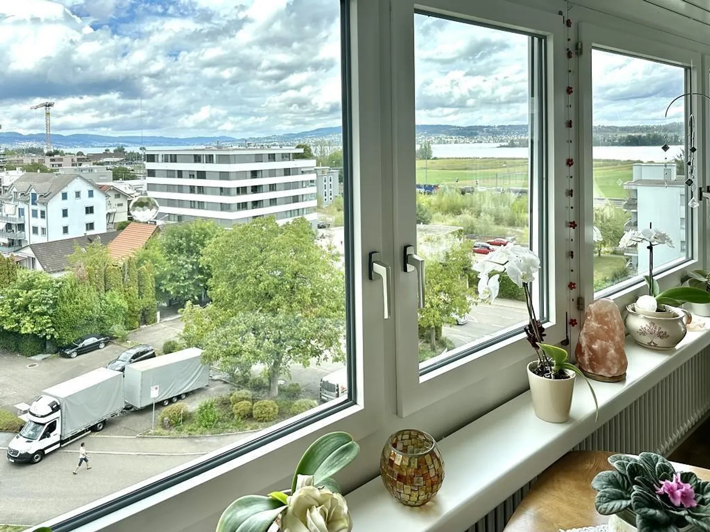 3 1/2-Zimmer-Wohnung im 5. OG an sehr sonniger Seeblicklage mit Gem... - Photo 14 of 27