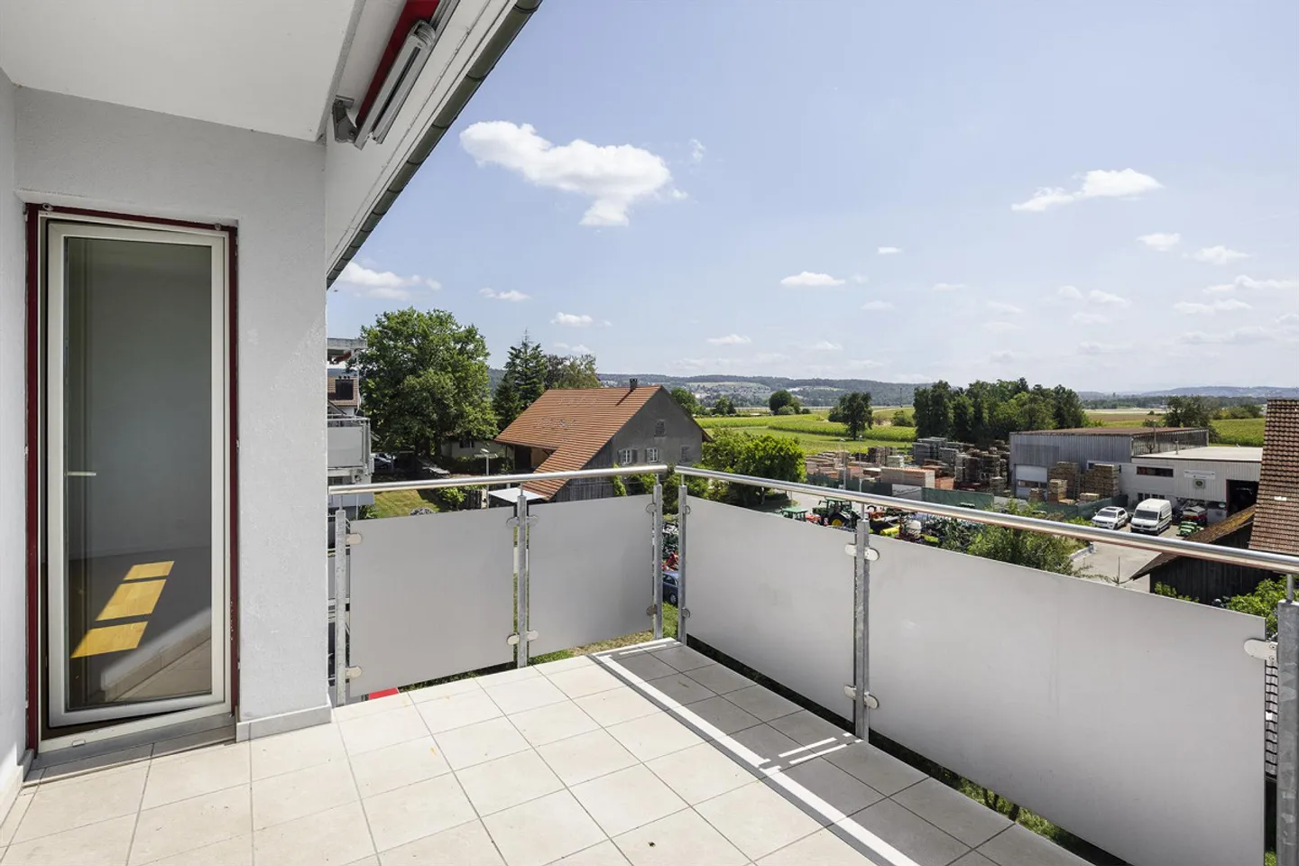 Charming Apartment with South Balcony - Photo 10 of 13