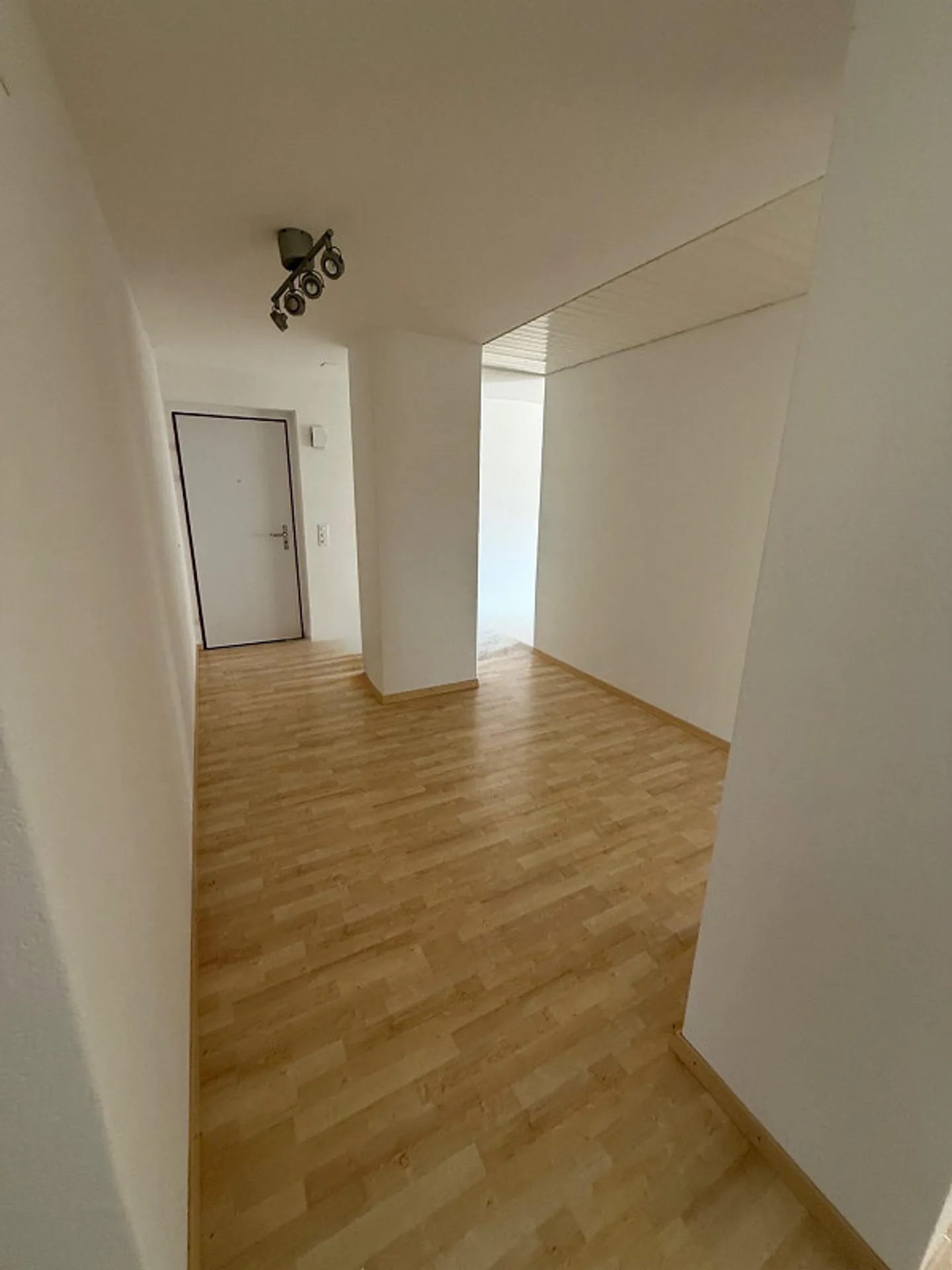 Appartamento duplex di 5,5 stanze appena ristrutturato in affitto - Foto 12 di 30