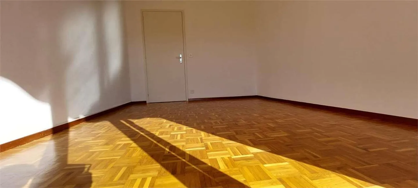 Comano - Wunderschöne und Große 5 Zimmer in einem Zweifamilienhaus mit Garten - Foto 4 von 13