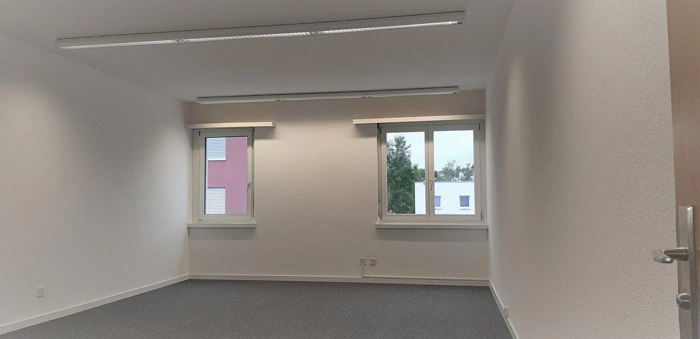 Büro - Praxis - Schöner heller Raum - Preiswert - Foto 1 di 3