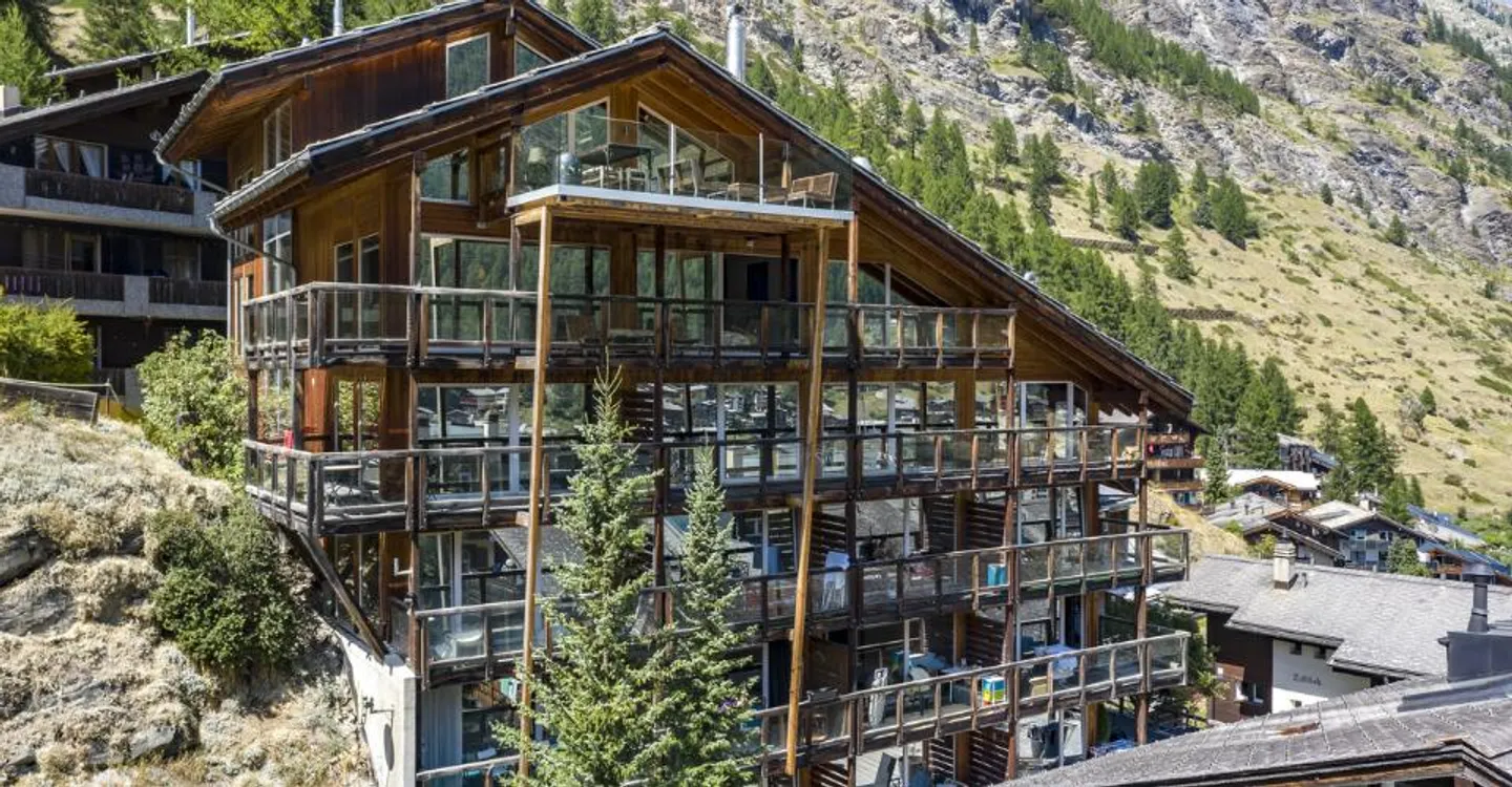 Immeuble résidentiel moderne de 6 étages avec 26 unités - Photo 1 sur 6