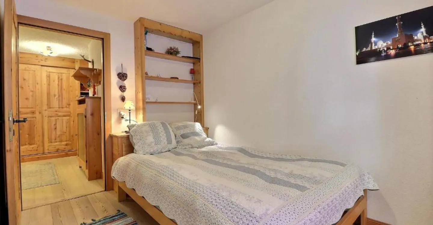 Appartement spacieux avec jardin - Photo 10 sur 11