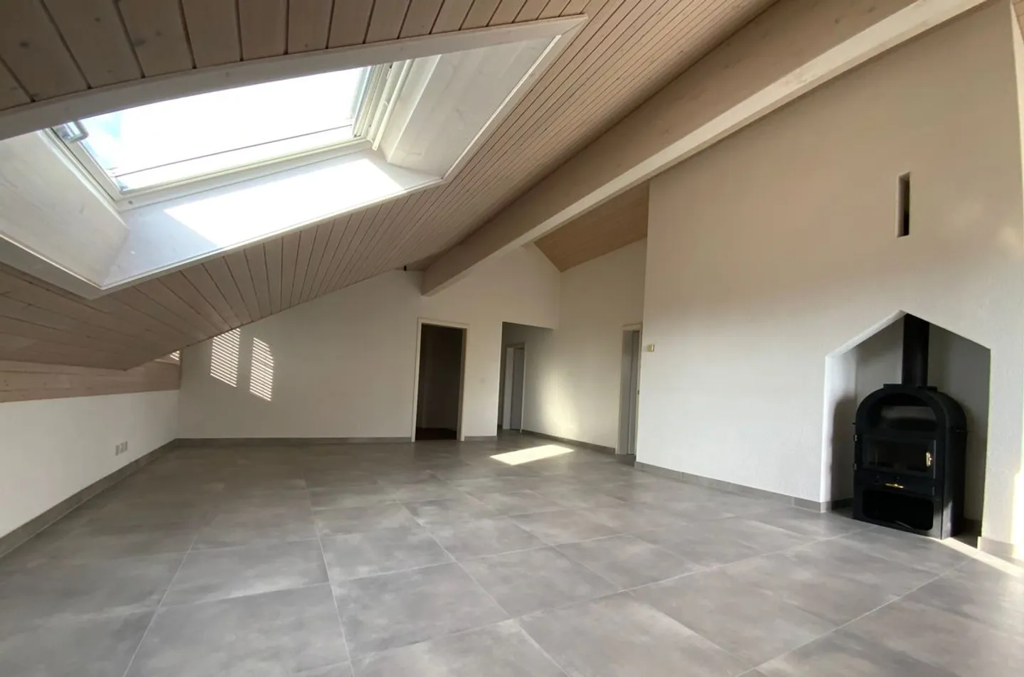 3.5 Room Apartment - Photo 4 of 10